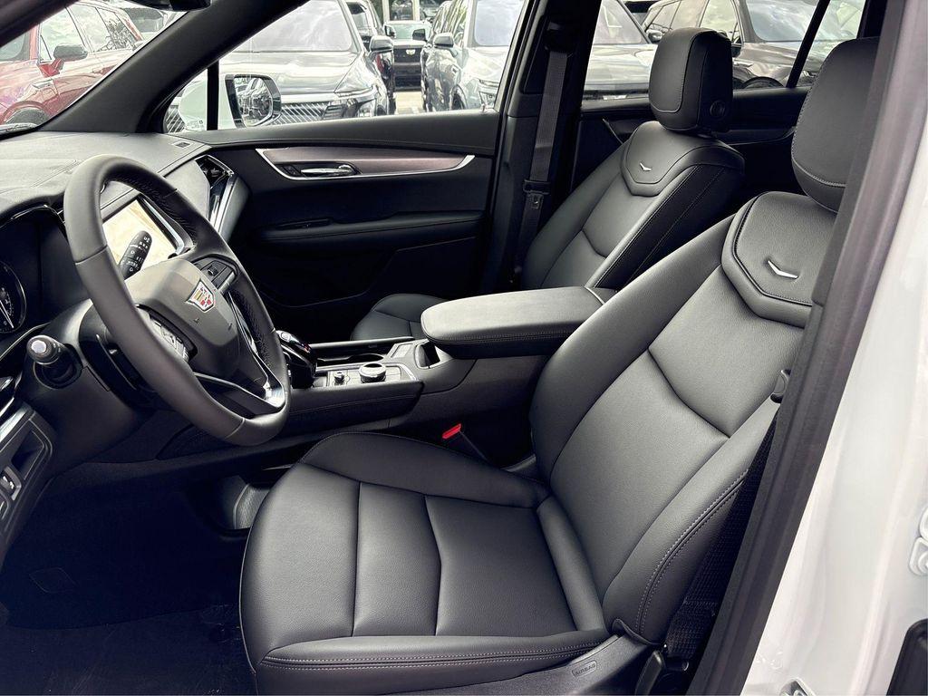 new 2025 Cadillac XT6 car, priced at $48,995