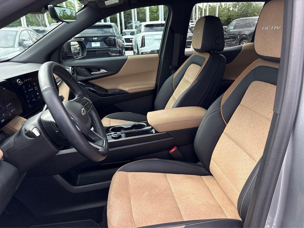 used 2025 Chevrolet Equinox car, priced at $25,995