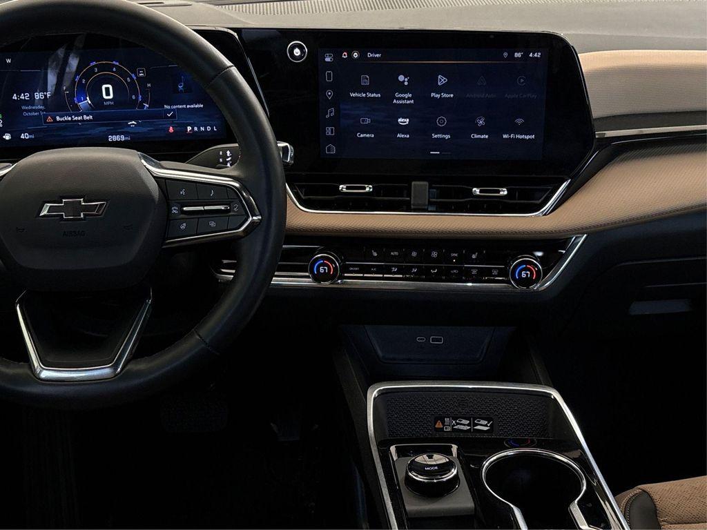 used 2025 Chevrolet Equinox car, priced at $25,995