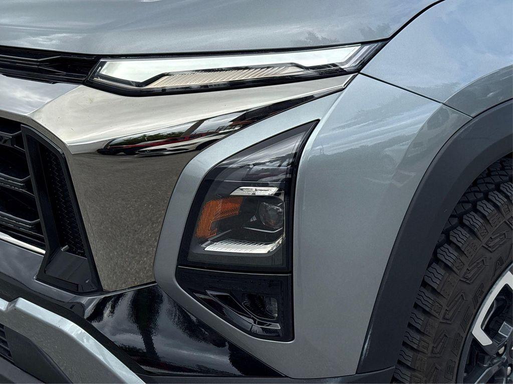 used 2025 Chevrolet Equinox car, priced at $25,995