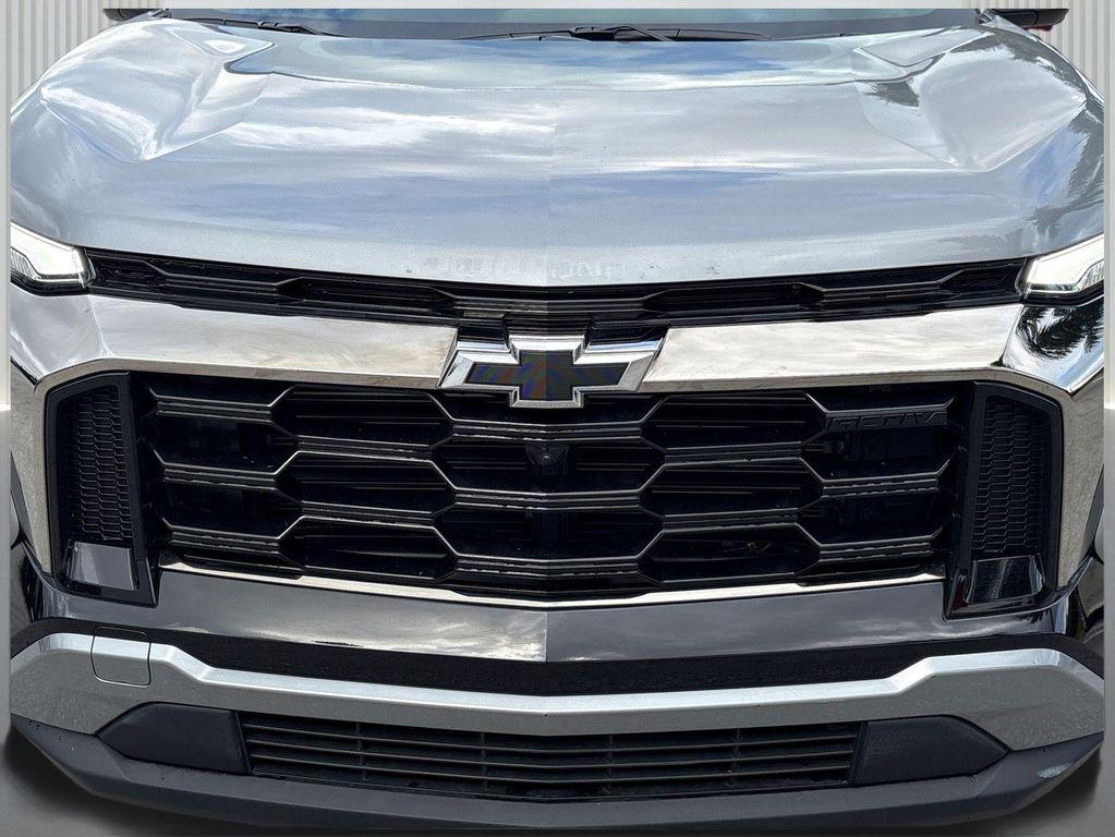 used 2025 Chevrolet Equinox car, priced at $25,995