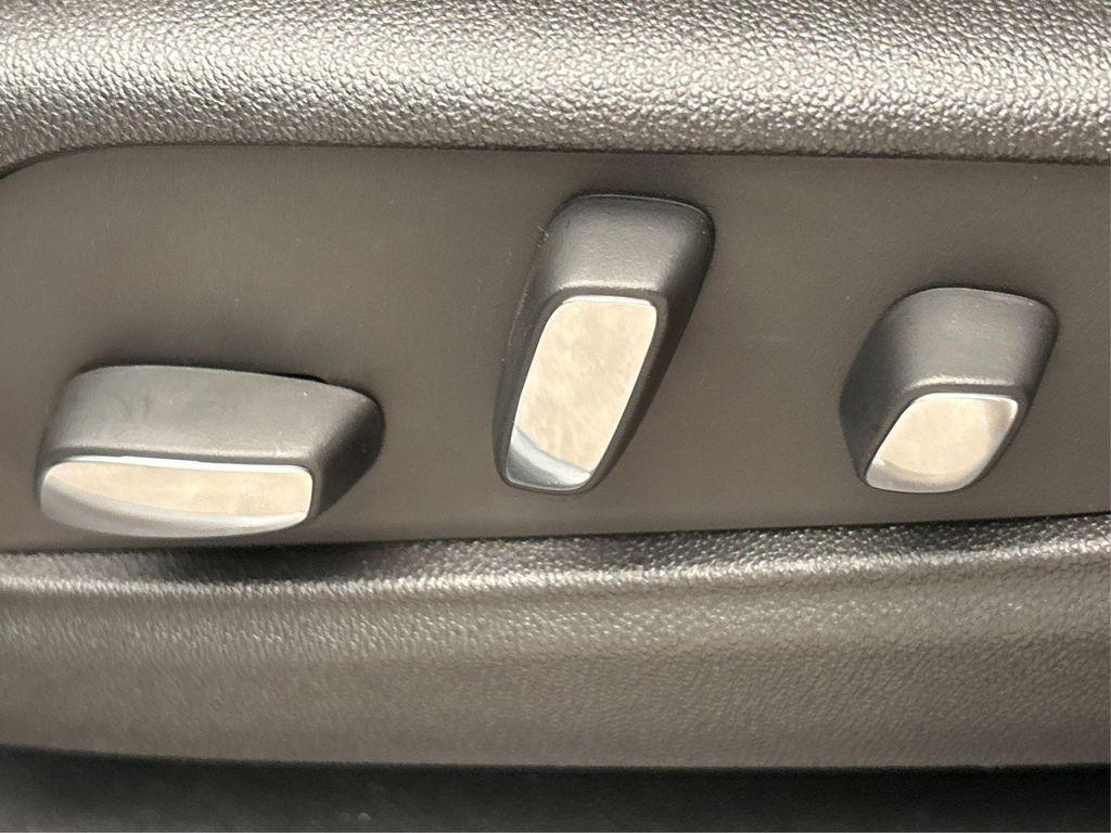 new 2025 Cadillac XT6 car