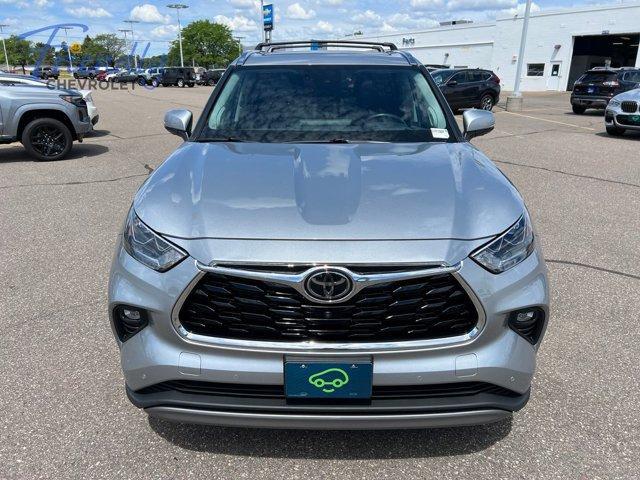 used 2022 Toyota Highlander car, priced at $33,500