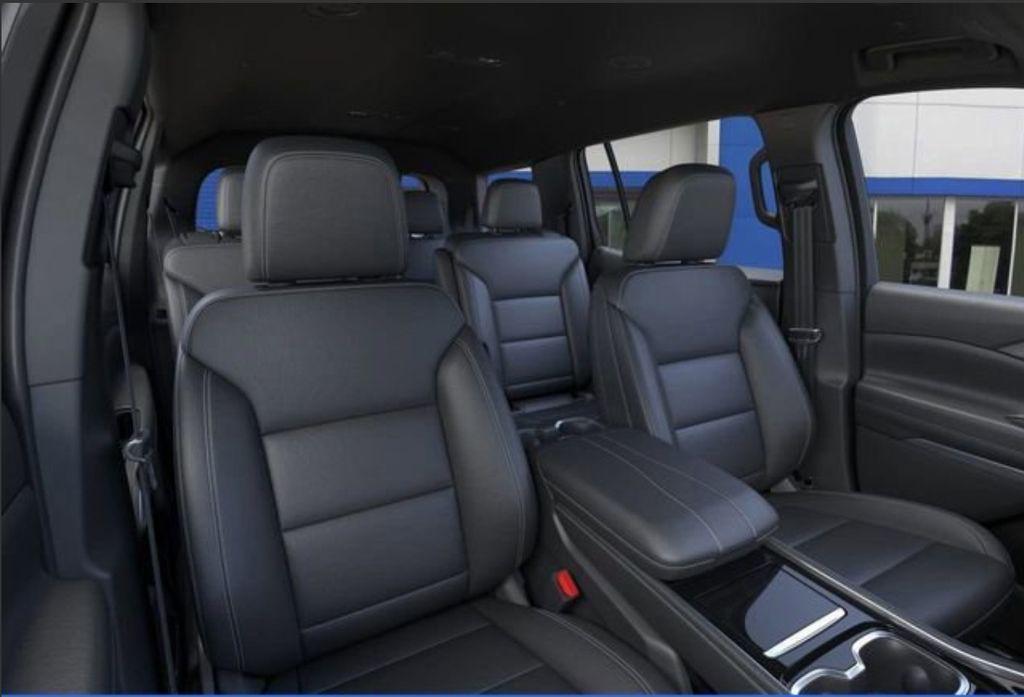 new 2026 Chevrolet Traverse car, priced at $43,280