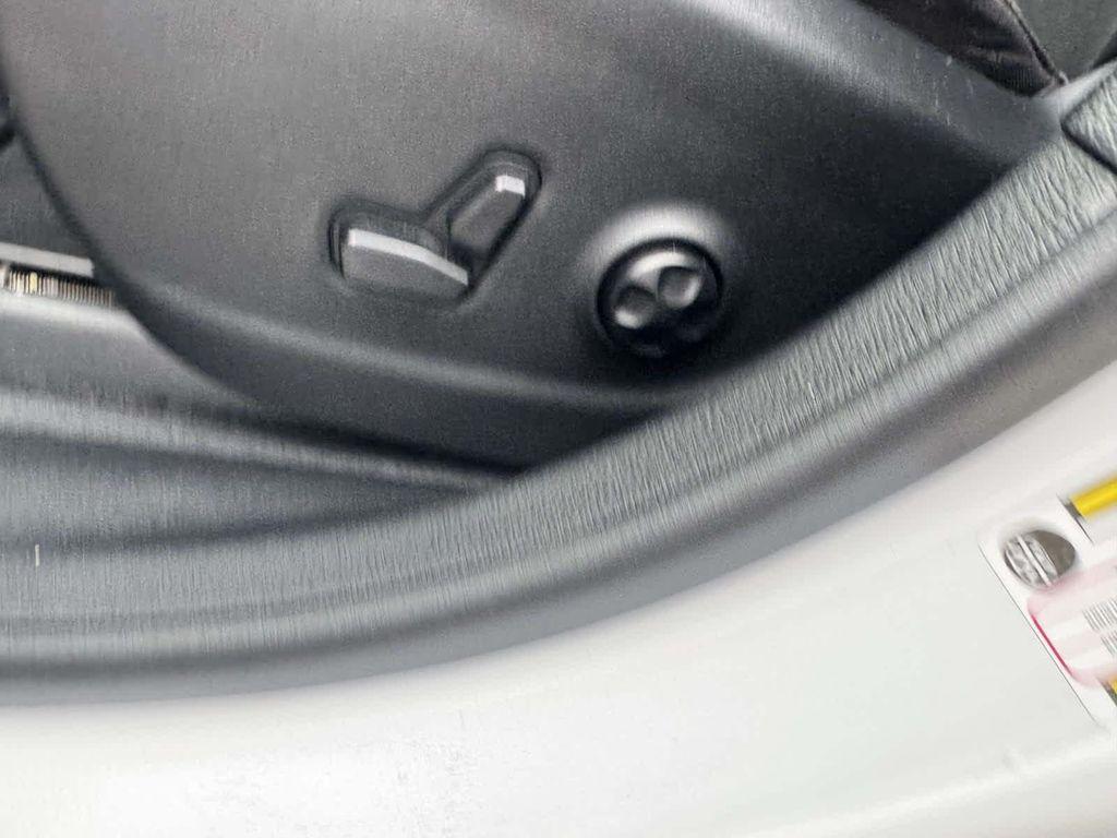 used 2020 Jeep Cherokee car, priced at $19,395