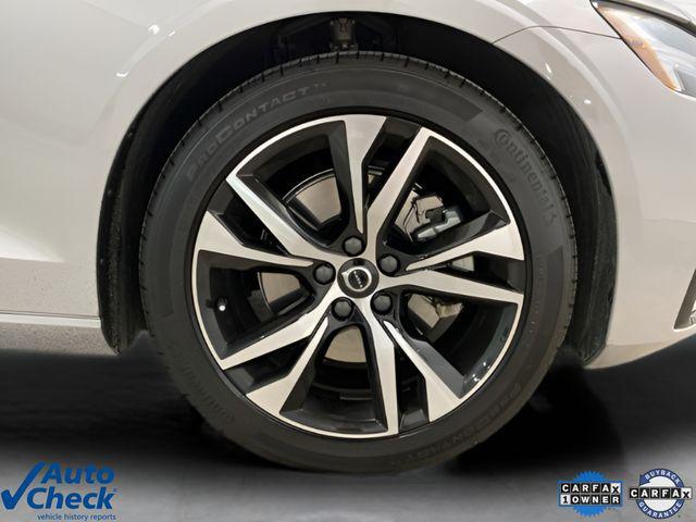 Silver 2025 Volvo S60 B5 Core