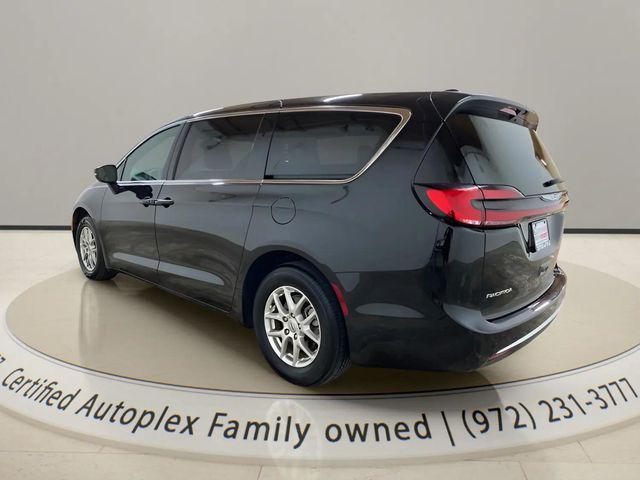 used 2025 Chrysler Pacifica car, priced at $25,221