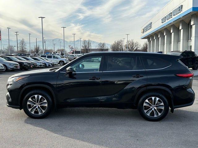 used 2020 Toyota Highlander car, priced at $27,500