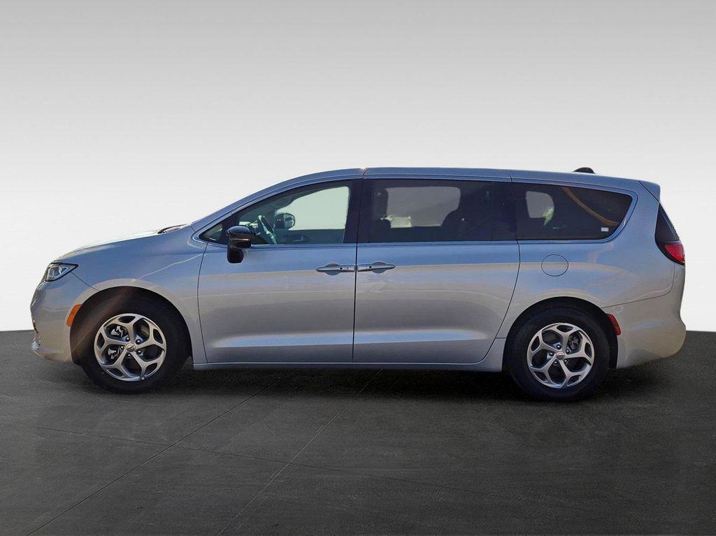 used 2024 Chrysler Pacifica car, priced at $34,600