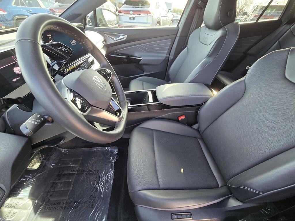 used 2024 Volkswagen ID.4 car, priced at $20,999