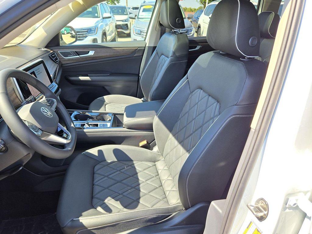 new 2026 Volkswagen Atlas car, priced at $54,541