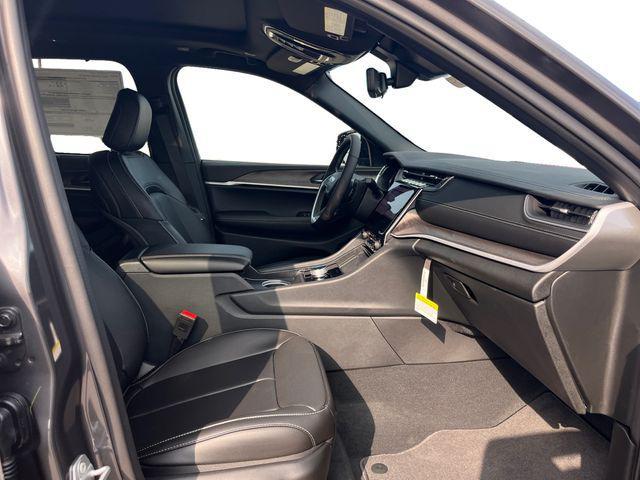 new 2025 Jeep Grand Cherokee car, priced at $42,977