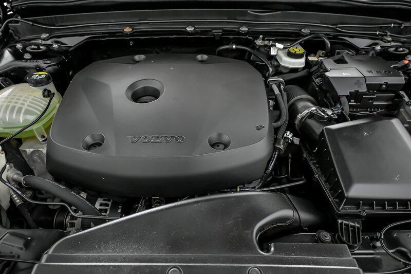 used 2019 Volvo XC40 car, priced at $15,995