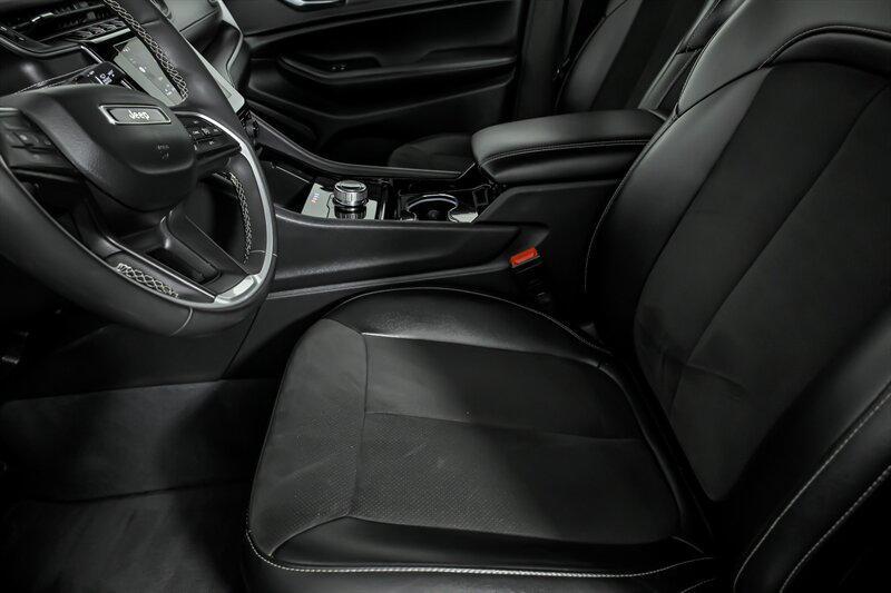 used 2023 Jeep Grand Cherokee car, priced at $27,995