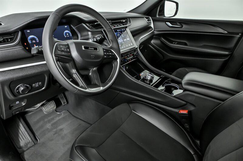 used 2023 Jeep Grand Cherokee car, priced at $27,995