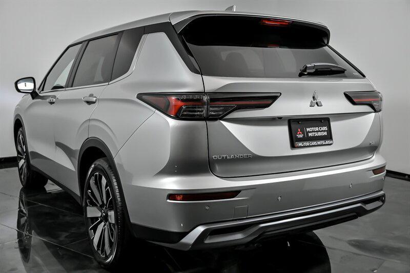 new 2025 Mitsubishi Outlander car, priced at $35,495