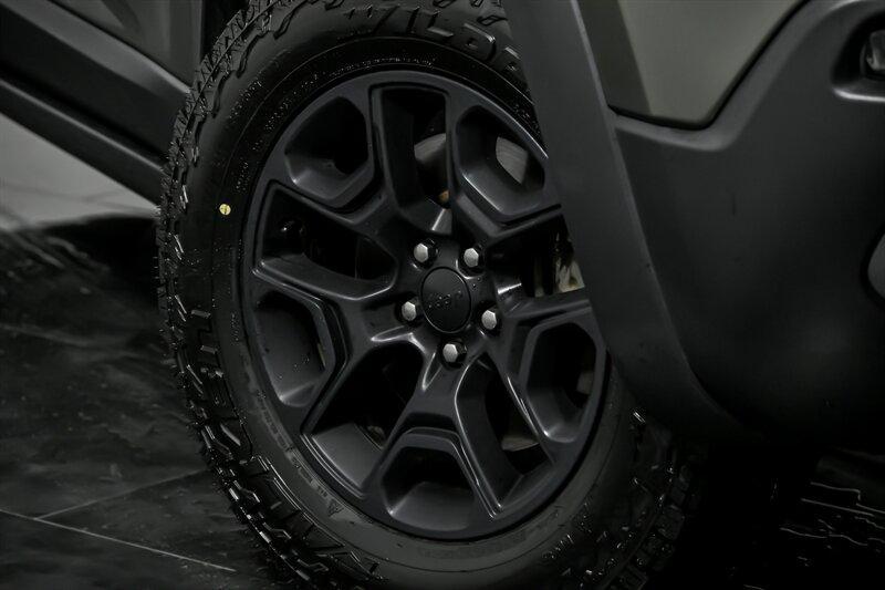 used 2020 Jeep Cherokee car, priced at $19,495