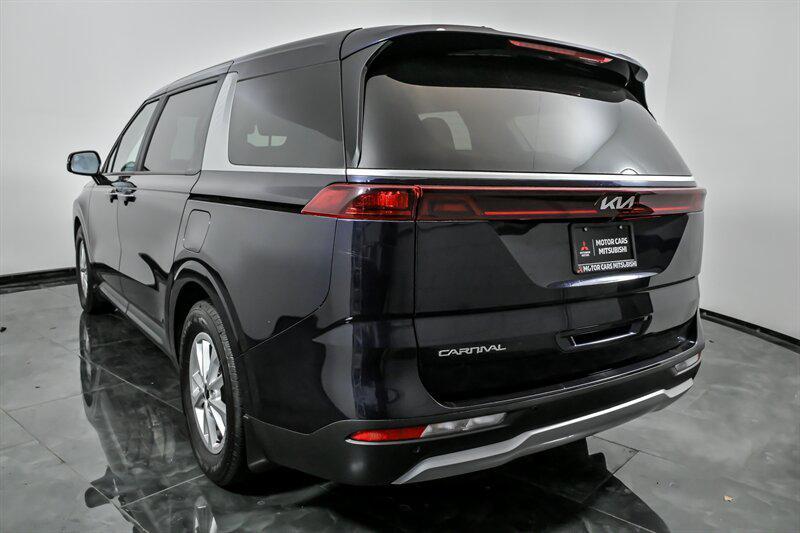 used 2023 Kia Carnival car, priced at $17,495