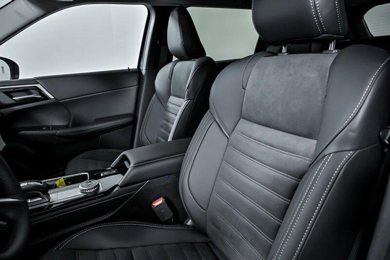 new 2025 Mitsubishi Outlander car, priced at $38,495