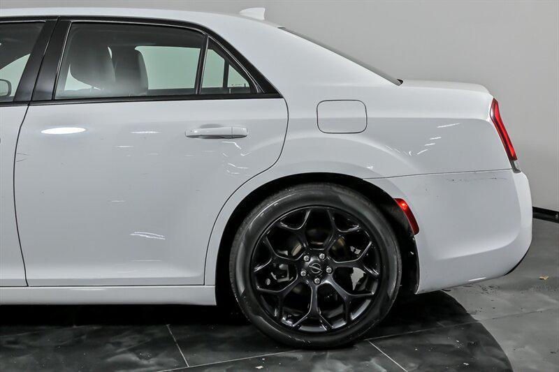 used 2019 Chrysler 300 car, priced at $18,995