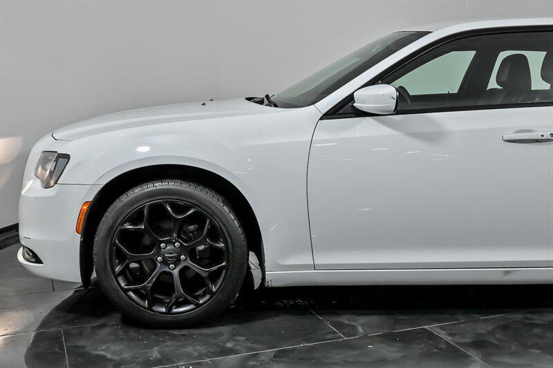 used 2019 Chrysler 300 car, priced at $18,995