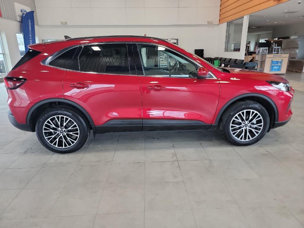 used 2025 Ford Escape car, priced at $27,995