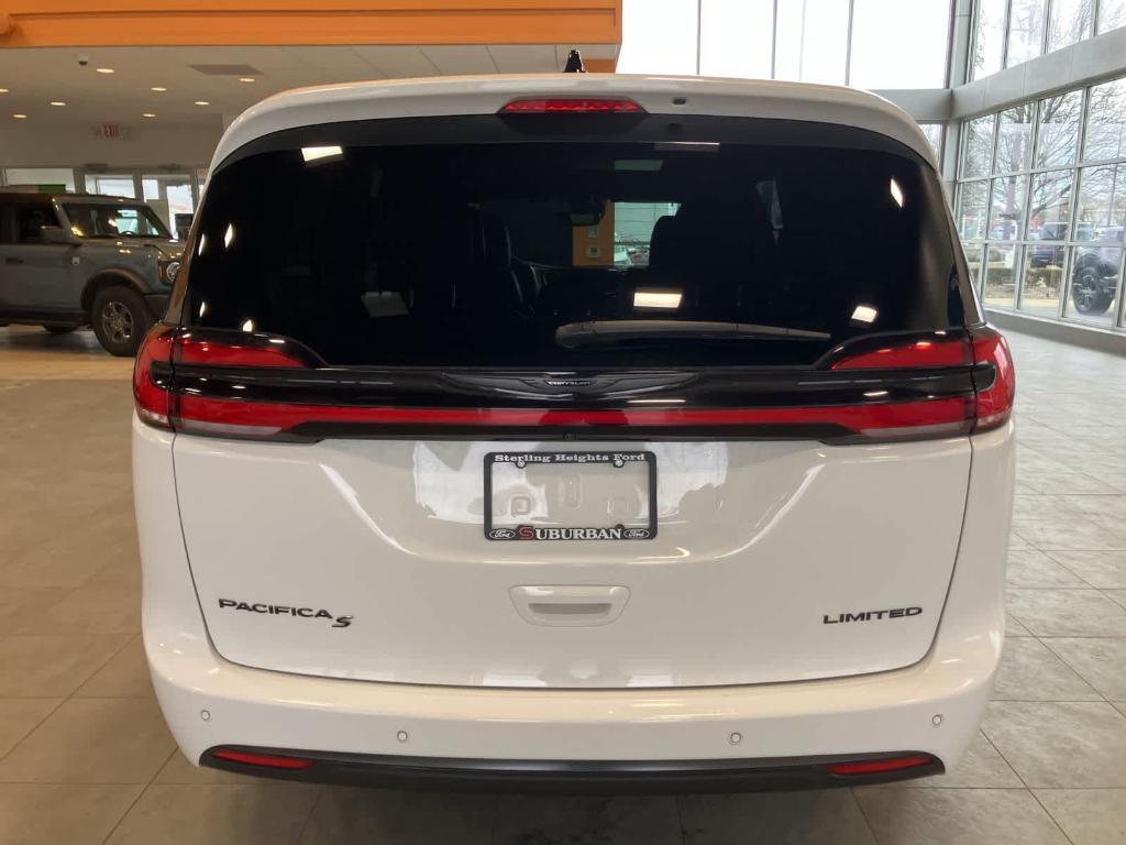 used 2025 Chrysler Pacifica car, priced at $32,495