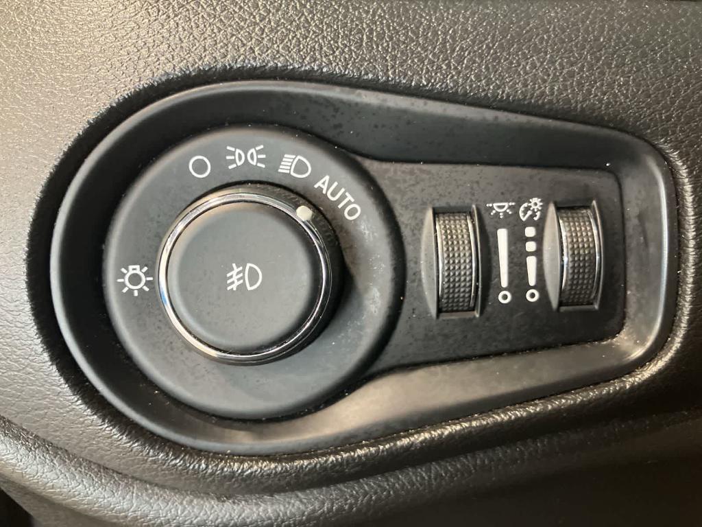 used 2020 Jeep Renegade car, priced at $13,900