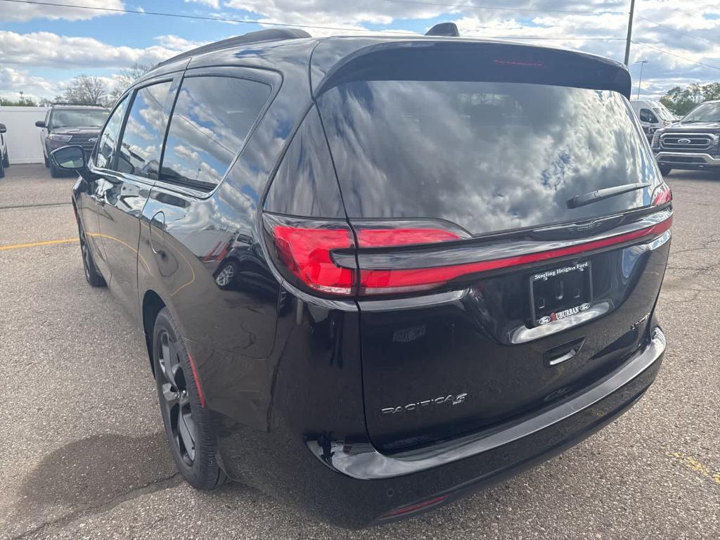used 2026 Chrysler Pacifica car, priced at $37,995