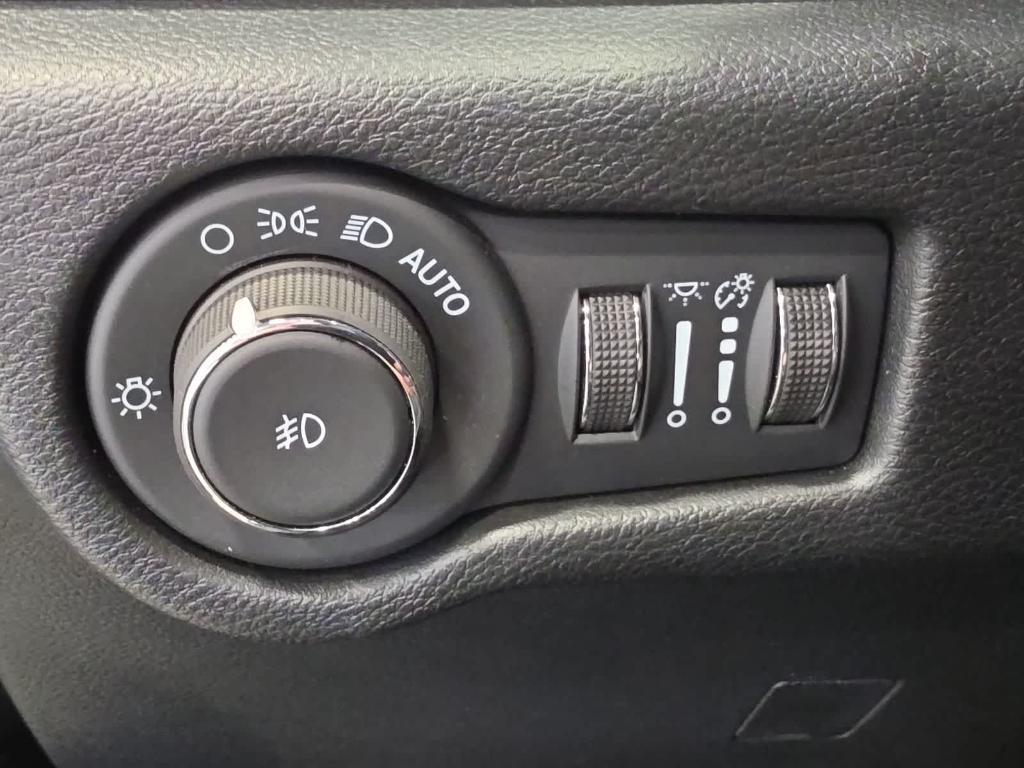 used 2026 Chrysler Pacifica car, priced at $36,695