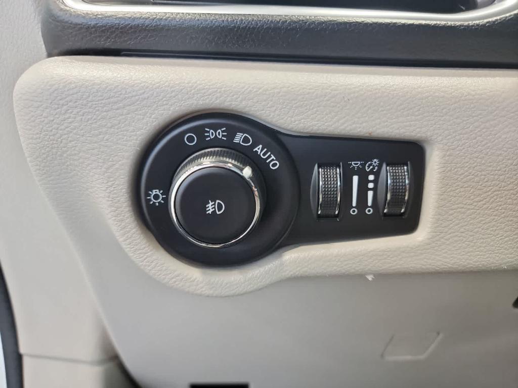 used 2020 Chrysler Pacifica car, priced at $17,500