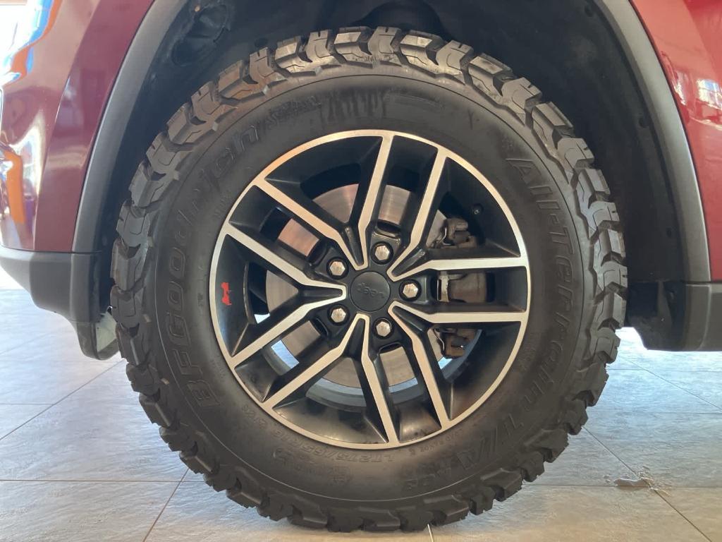 used 2020 Jeep Grand Cherokee car, priced at $14,900