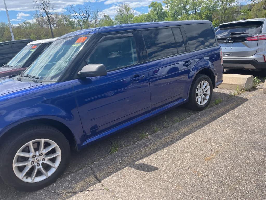 used 2013 Ford Flex car, priced at $2,500