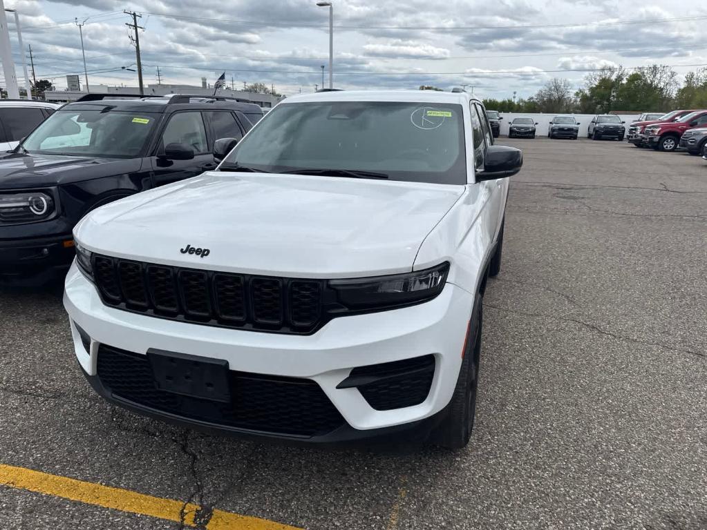 used 2023 Jeep Grand Cherokee car, priced at $30,595