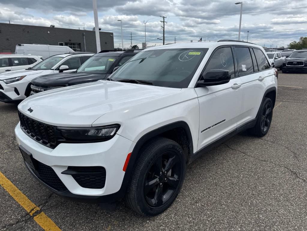 used 2023 Jeep Grand Cherokee car, priced at $30,595