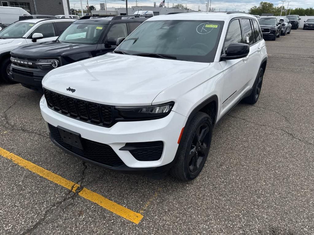 used 2023 Jeep Grand Cherokee car, priced at $30,595