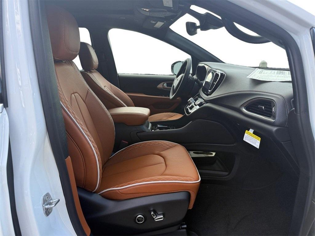 new 2026 Chrysler Pacifica car, priced at $48,860