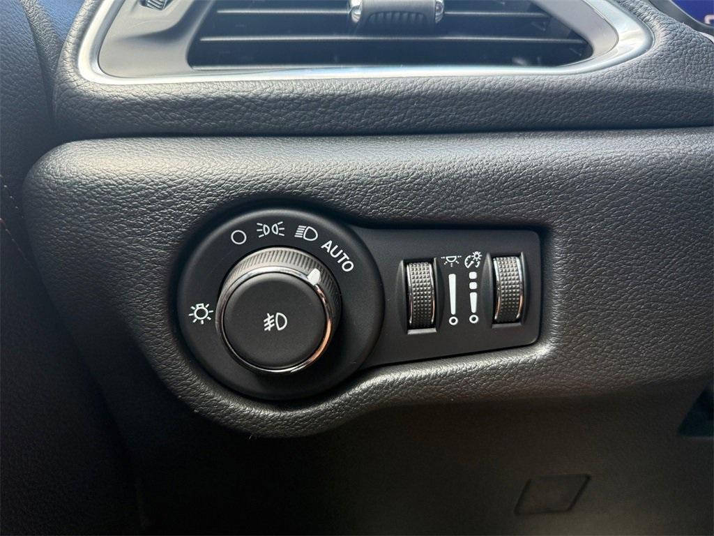 new 2026 Chrysler Pacifica car, priced at $48,860