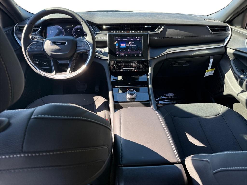 new 2025 Jeep Grand Cherokee L car, priced at $33,915