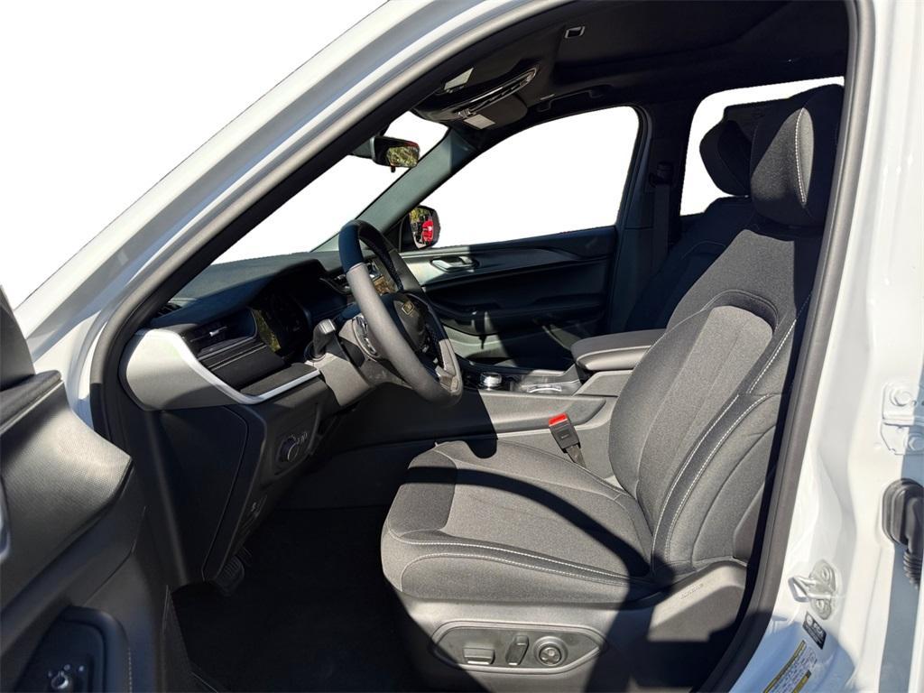 new 2025 Jeep Grand Cherokee L car, priced at $33,915