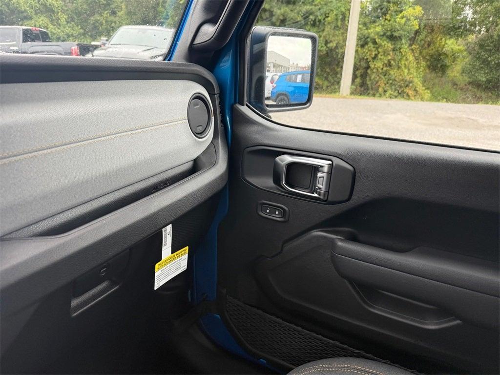 new 2025 Jeep Wrangler car, priced at $37,582