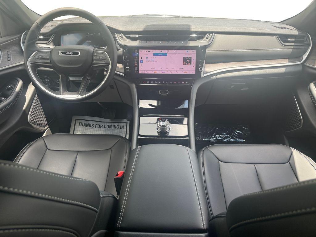 new 2026 Jeep Grand Cherokee car, priced at $42,798