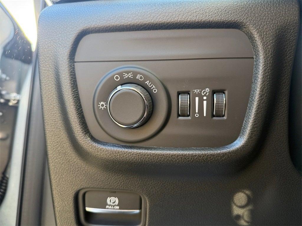 new 2025 Jeep Grand Cherokee L car, priced at $33,555