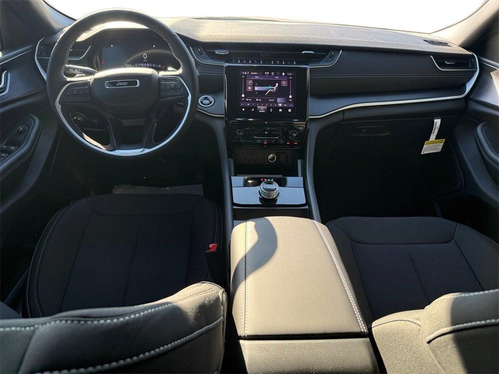 new 2025 Jeep Grand Cherokee L car, priced at $33,555