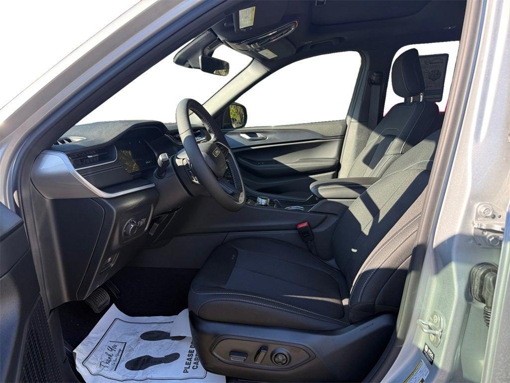 new 2025 Jeep Grand Cherokee L car, priced at $33,555