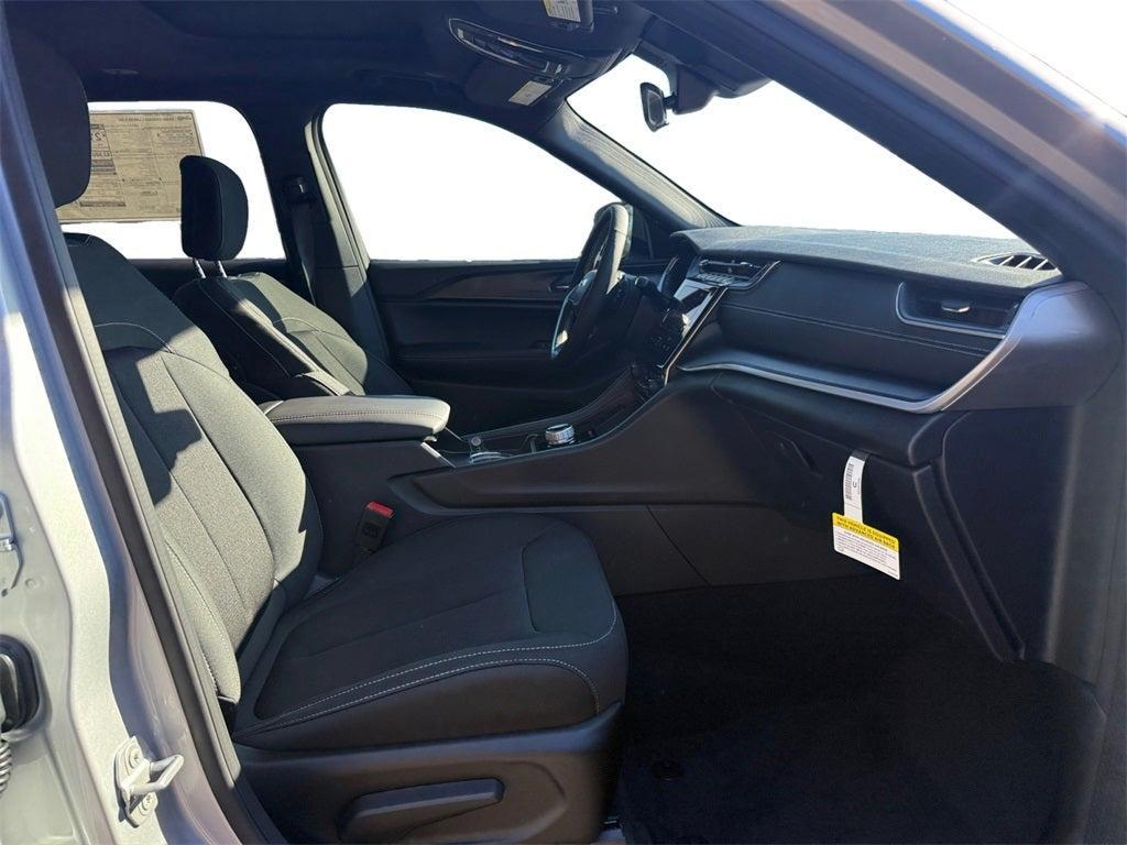 new 2025 Jeep Grand Cherokee L car, priced at $33,555