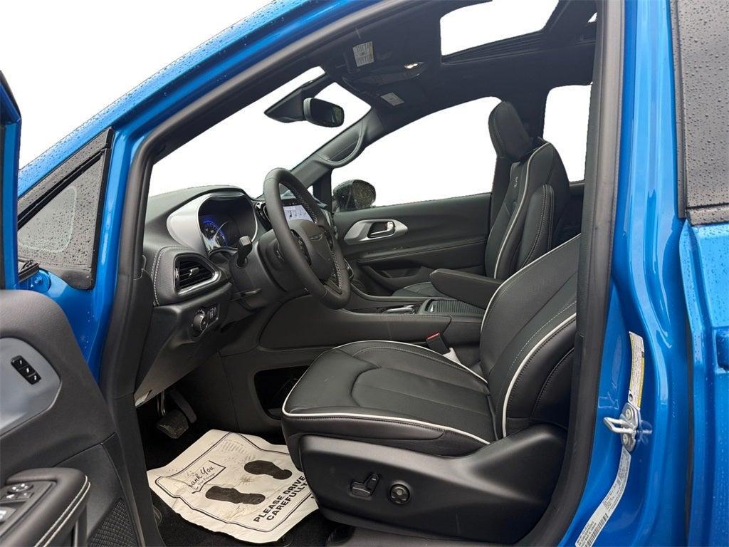 new 2026 Chrysler Pacifica car, priced at $47,201