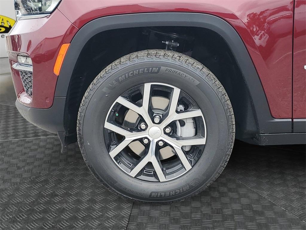 new 2025 Jeep Grand Cherokee car, priced at $42,553