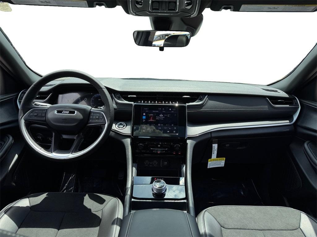 new 2025 Jeep Grand Cherokee car, priced at $37,353