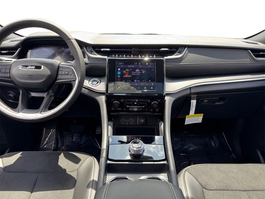 new 2025 Jeep Grand Cherokee car, priced at $37,353